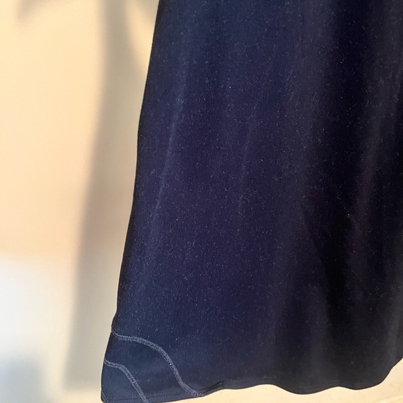 Oiselle Black Tank Top Classic Sleeveless Design - Picture 3 of 4